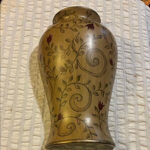 Elegant Floral Wall Pocket with Red and Brown Accents